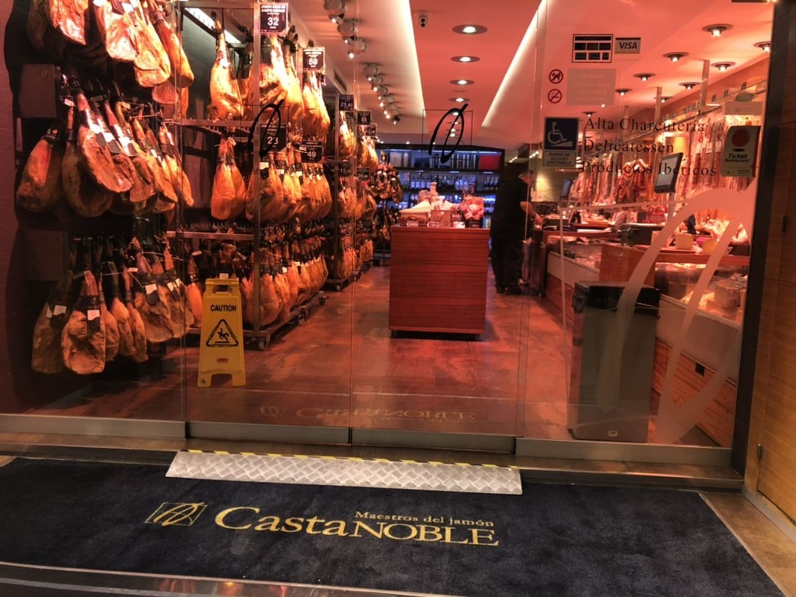 La tienda Castanoble en el Passeig de Torras i Bages de Barcelona
